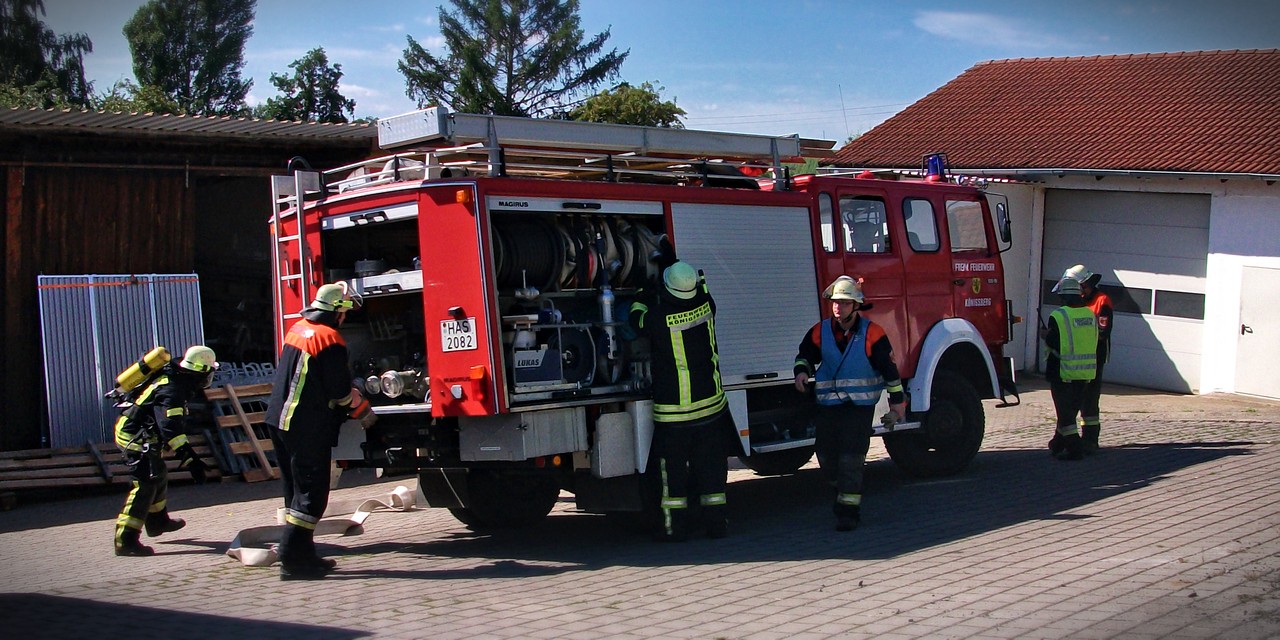 Manschaft beim Übungsbeginn Manschaft beim Übungsbeginn