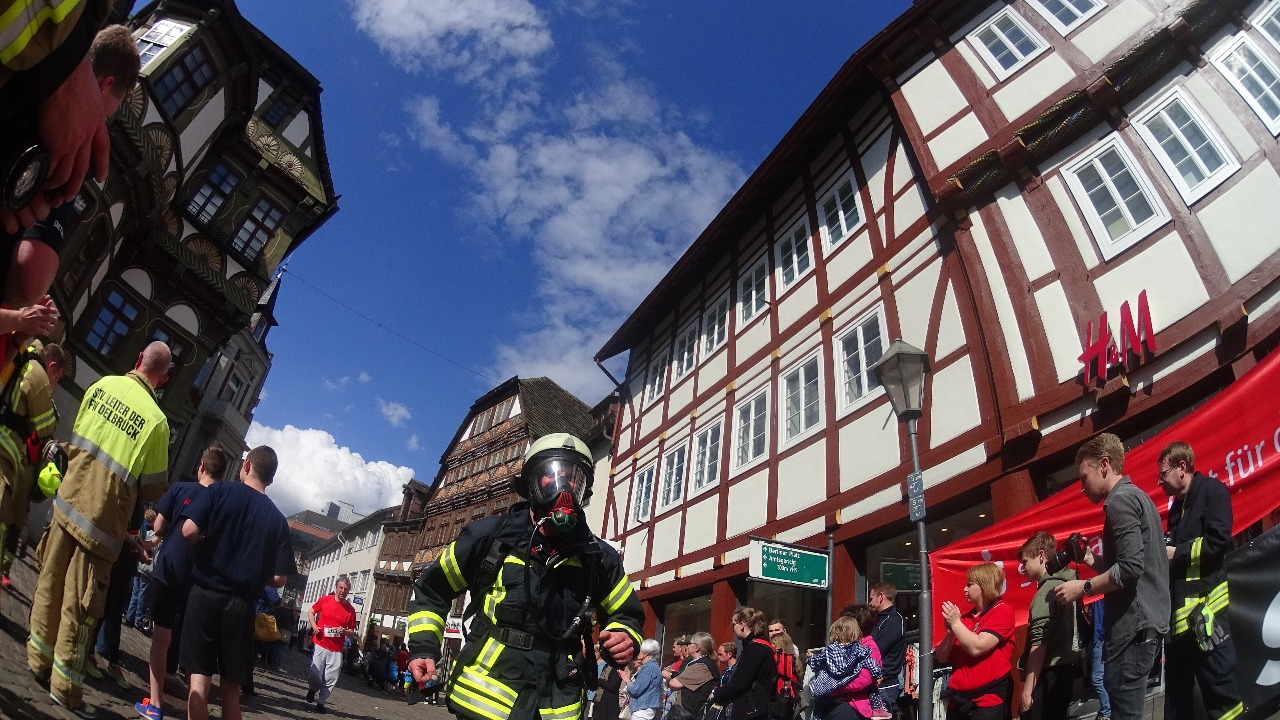 Läufer mit Atemschutz Läufer mit Atemschutz